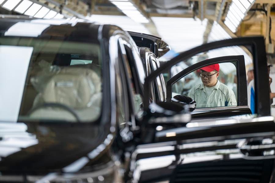 โวยาห์' NEV แบรนด์จีน ส่งรถยนต์คันที่ 2 แสนออกจากสายการประกอบ