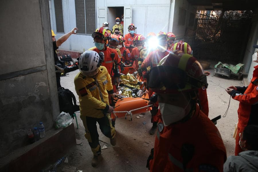 ยอดดับ 'แผ่นดินไหว' ในเมียนมาพุ่งแตะ 2,719 ราย