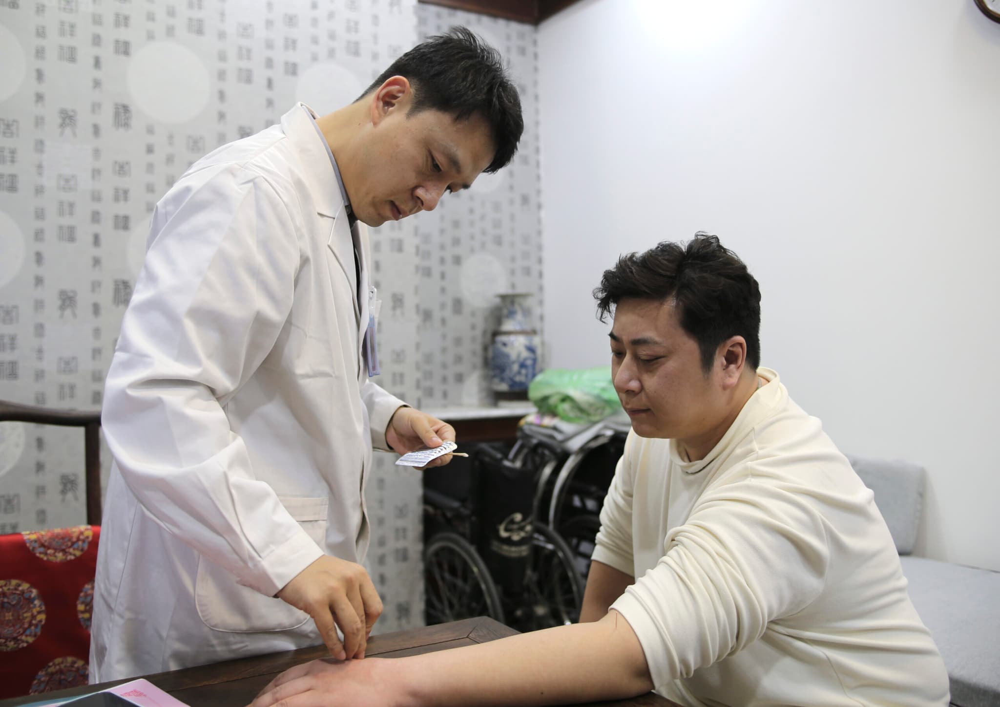 จีนเปิด 'บริการรับแจ้งเบาะแส' มุ่งปราบฉ้อโกงประกันสุขภาพ