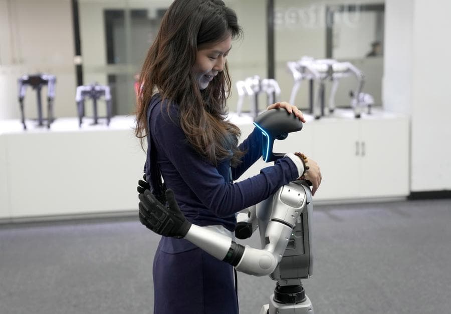 หุ่นยนต์ฮิวแมนนอยด์' อัประบบใหม่ โชว์เคลื่อนไหวคล่องในหางโจว