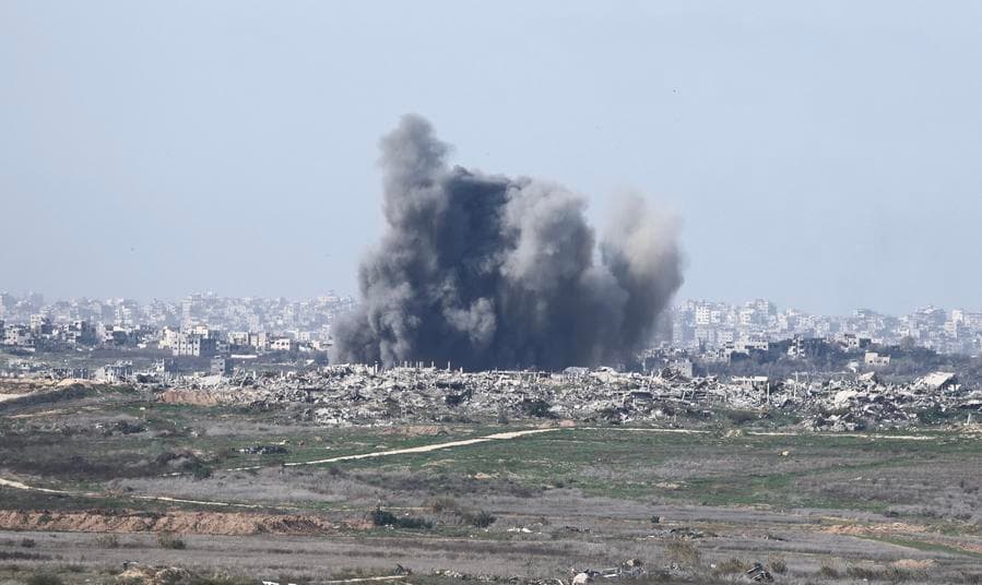 อิสราเอลเปิดฉาก 'ปฏิบัติการภาคพื้นดิน' ในกาซาตอนเหนือ ขยายเขตความมั่นคง