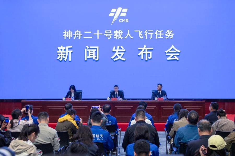 นักบินอวกาศจาก 'ฮ่องกง-มาเก๊า' เตรียมท่องอวกาศครั้งแรกในปี 2026