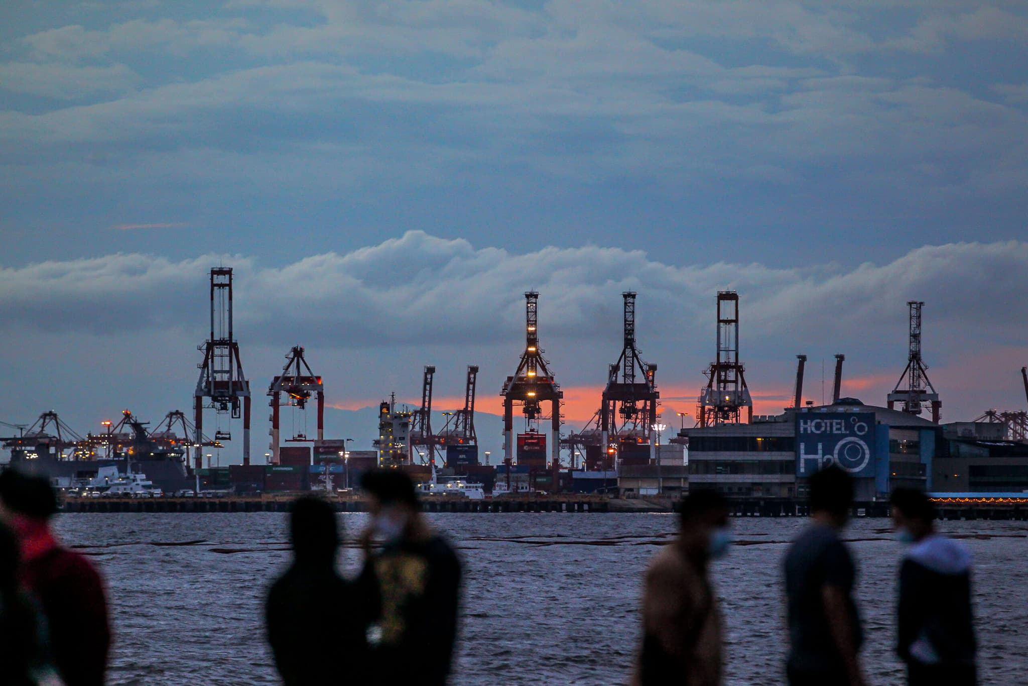 ฟิลิปปินส์กังวลหลังพบผู้ใหญ่ใช้ 'ยาสูบ-บุหรี่ไฟฟ้า' เพิ่มขึ้น