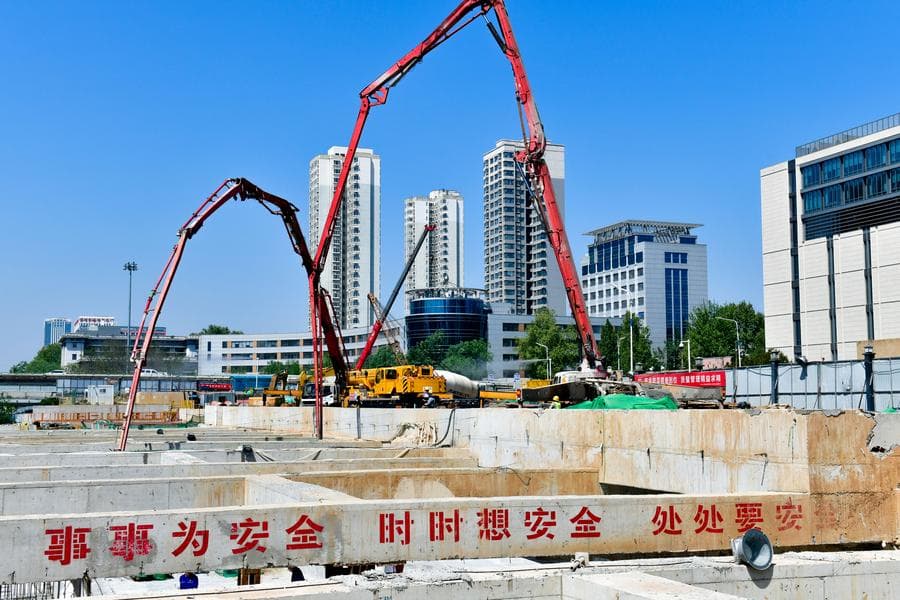 จี่หนานปิดคลุมโครงสร้างหลัก 'สถานีรถไฟใต้ดิน' แห่งใหม่