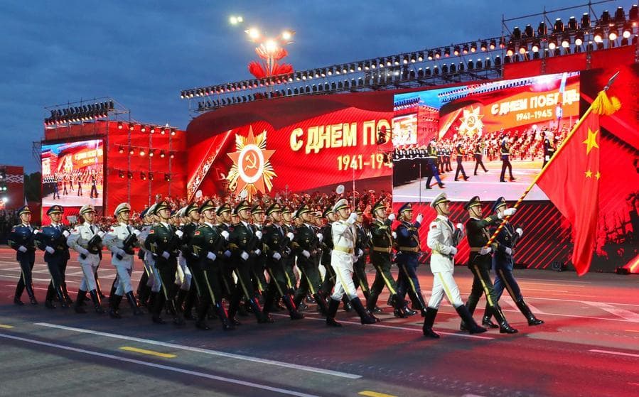 กองทหารเกียรติยศ PLA ร่วมสวนสนาม 'วันแห่งชัยชนะ' ในเบลารุส