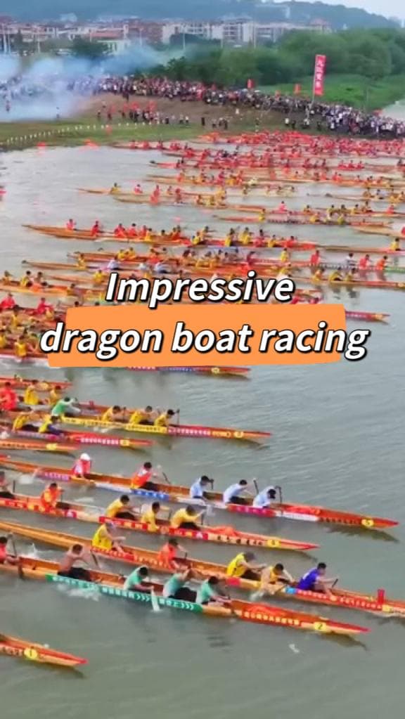 เหล่าฝีพายจ้วงเต็มแรงแข่ง 'เรือมังกร' สุดเดือดในกวางตุ้ง