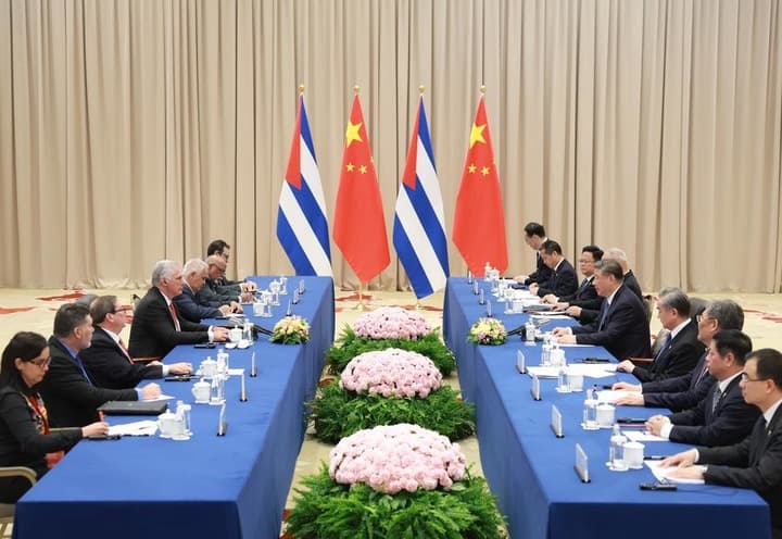 สีจิ้นผิงพบปะหารือประธานาธิบดีคิวบา