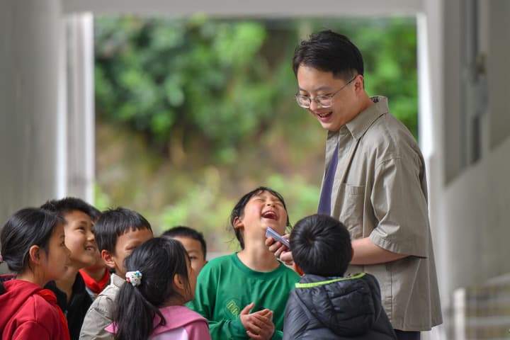 หลี่รุ่นหนาน' เจ้าหน้าที่หนุ่มนักพัฒนาหมู่บ้านในยูนนาน