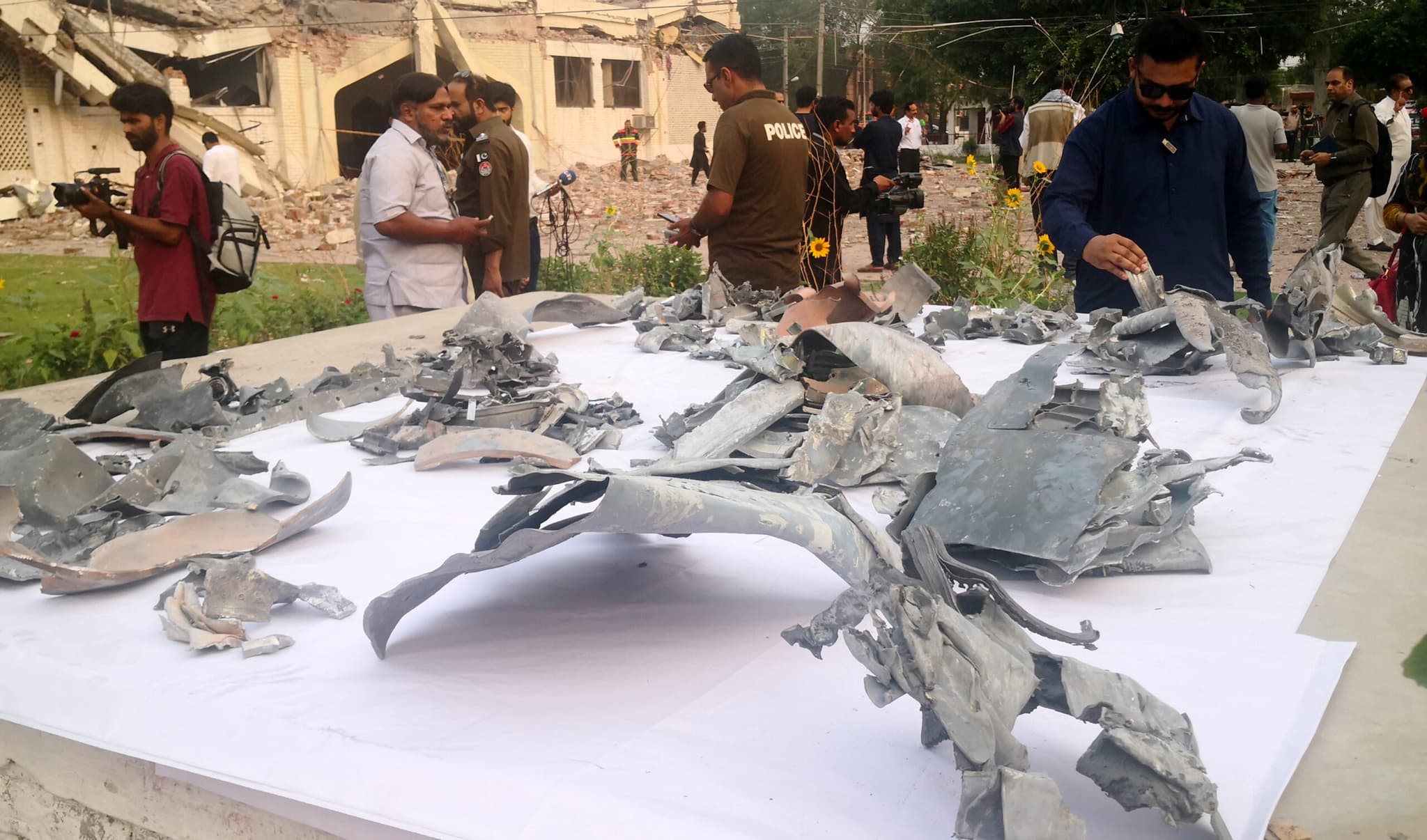 เหตุอินเดียโจมตีปากีสถานสัปดาห์ก่อน มีพลเรือนเสียชีวิต 40 ราย ทหารดับ 11 ราย