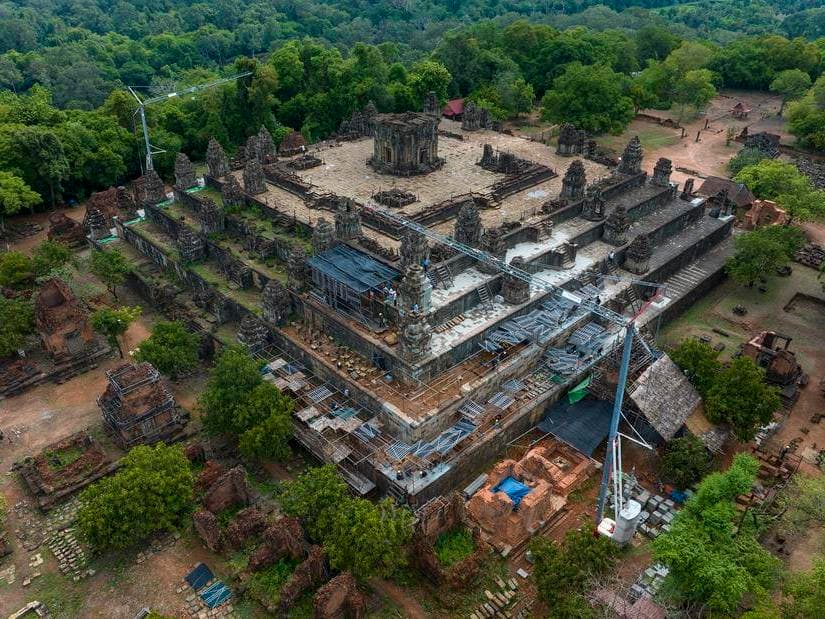 กัมพูชาเผยงานบูรณะ 'ปราสาทพนมบาเค็ง' ในนครวัด คืบหน้าอย่างมาก