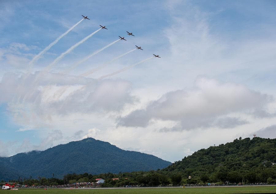 ส่อง 'ฝูงบินผาดโผน' ในนิทรรศการเดินเรือ-การบินลังกาวี