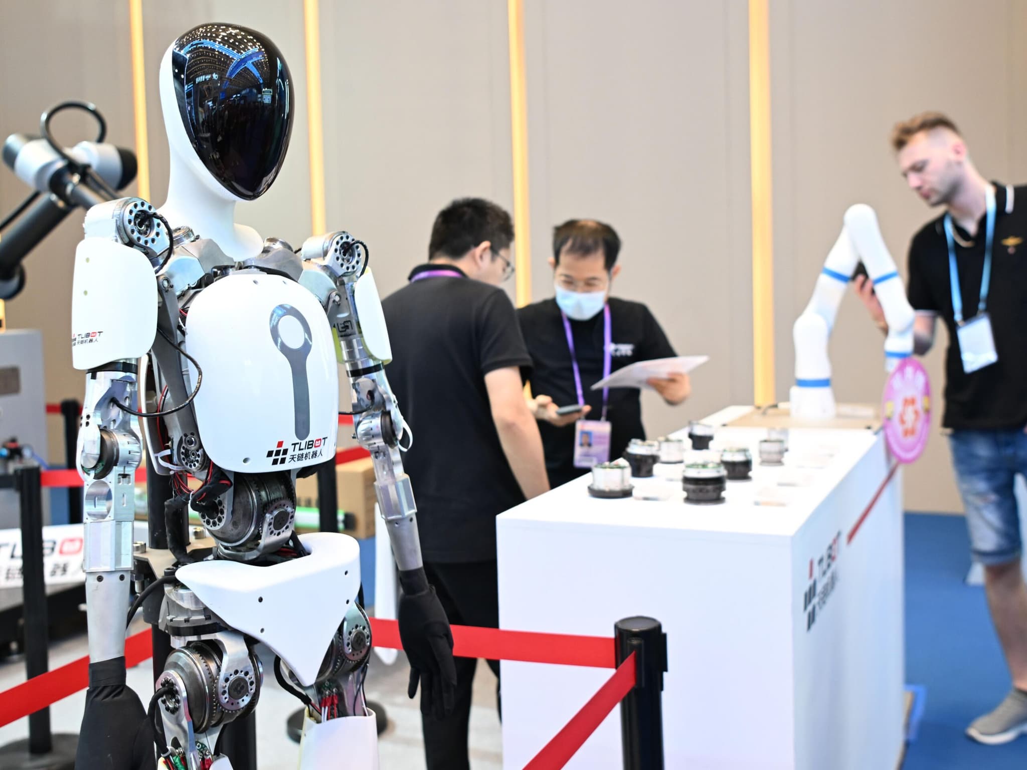 กวางตุ้งเผยลิสต์ 'สถานการณ์ใช้ AI' ครอบคลุมหลายด้าน