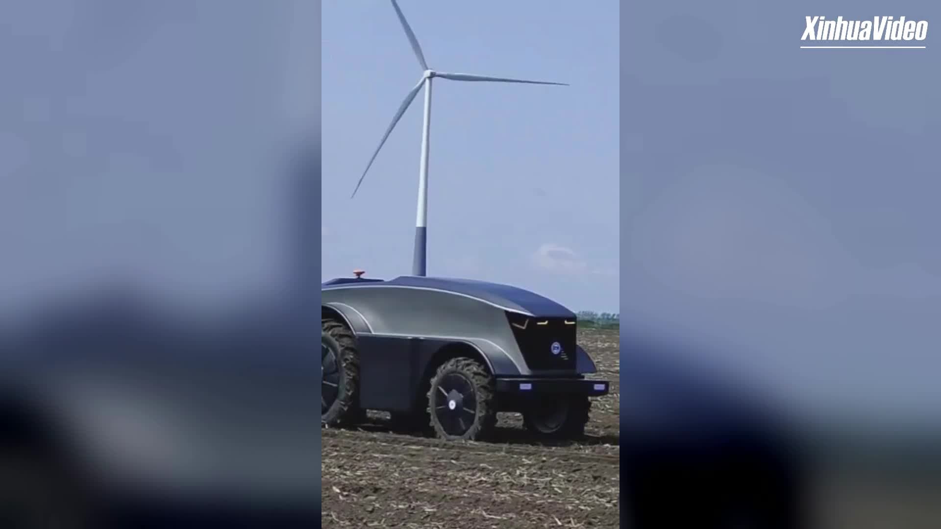 นึกว่าหลุดมาจากหนัง! รถแทรกเตอร์ไร้คนขับ 5G ลุยงานหว่านไถในเฮยหลงเจียง