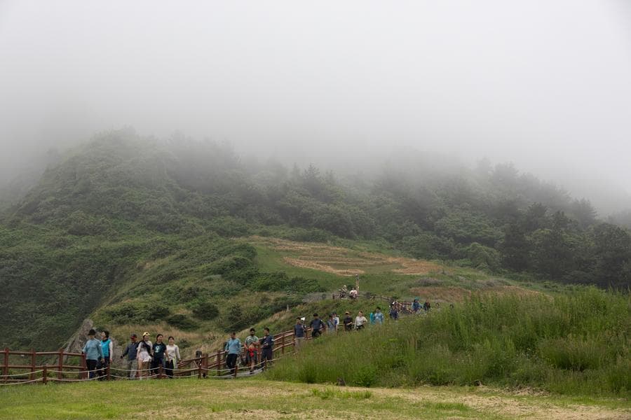 สำรวจยอดเขา 'ซองซาน อิลชุลบง' บนเกาะเชจู