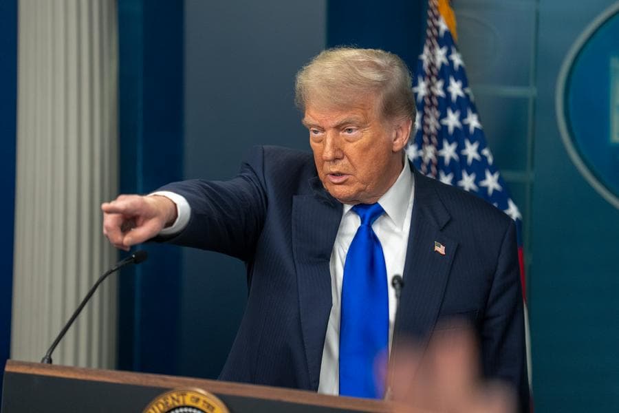 ทรัมป์ลั่นสหรัฐฯ จะยุติเจรจาการค้าทั้งหมดกับ 'แคนาดา