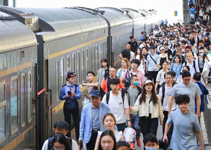 จีนคาดยอด 'การเดินทางด้วยรถไฟ' พุ่งสูง ช่วงหยุดเทศกาลเรือมังกร