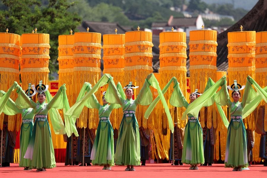 สักการะ 'ฝูซี' ในเทียนสุ่ย บรรพบุรุษคนสำคัญในตำนานจีน
