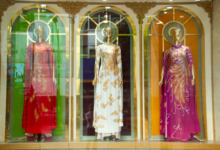 หมู่บ้านตัด 'ชุดอ๋าวหญ่าย' ในเวียดนาม ถักทอมรดก-หนุนเศรษฐกิจเติบโต