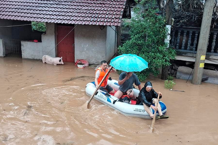 จีนสั่งรับมือฉุกเฉิน 'น้ำท่วม' ใน 5 มณฑล