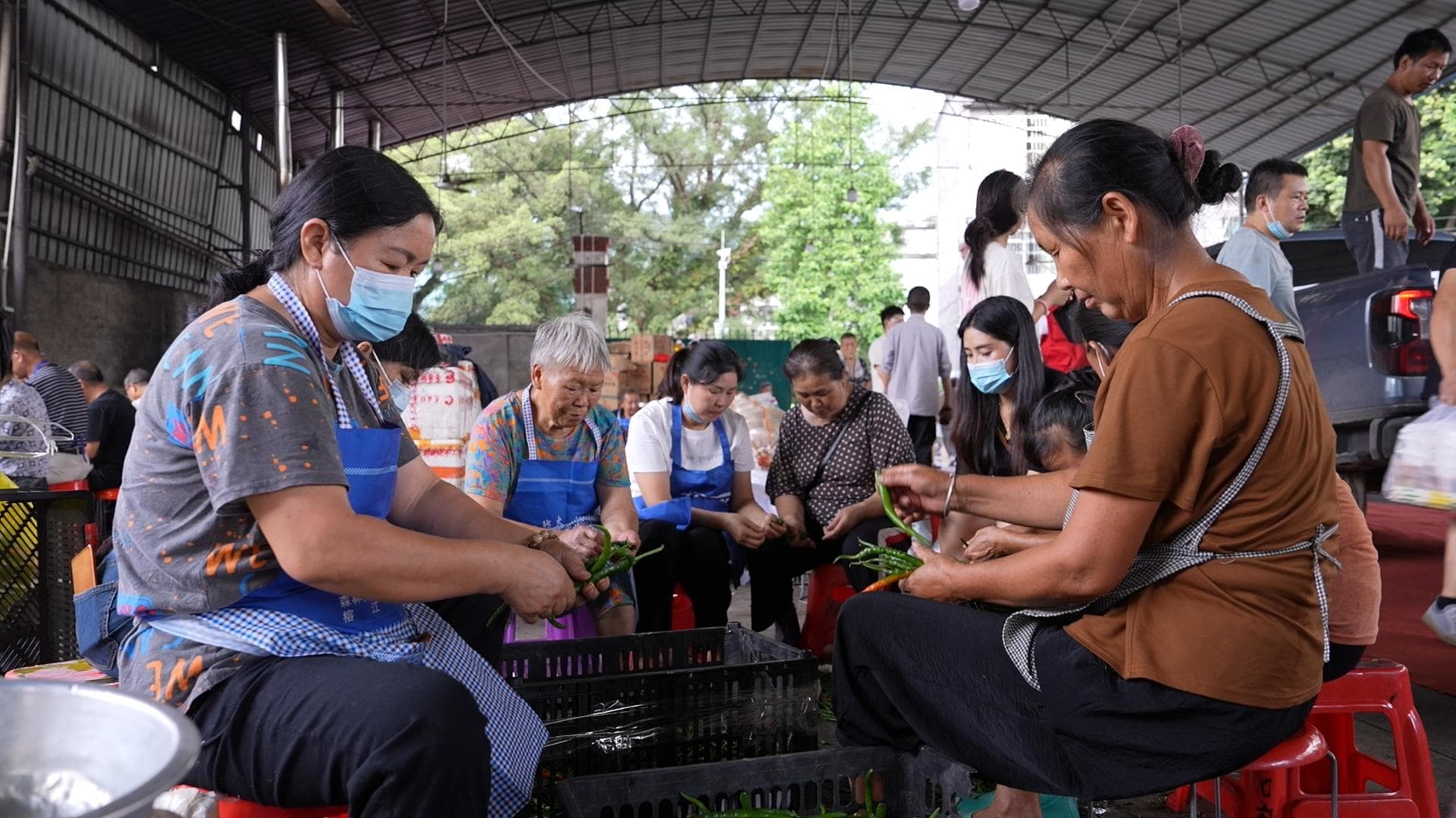 GLOBALink : บุกสำรวจ 'โรงครัวชั่วคราว' เติมพลังทีมกู้ภัยน้ำท่วมในหรงเจียง