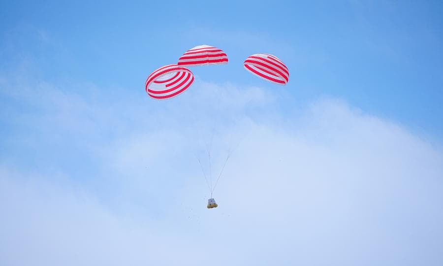 จีนทดสอบระบบหลบหนี 'ยานเมิ่งโจว' ปูทางภารกิจส่งมนุษย์ขึ้นดวงจันทร์