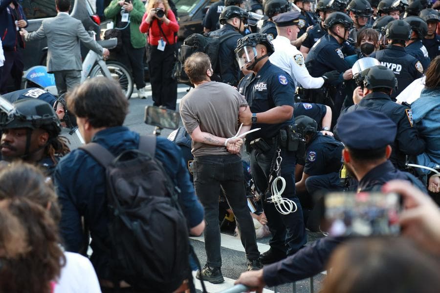 ประชาชนในสหรัฐฯ รวมตัวประท้วงนโยบาย 'เนรเทศผู้อพยพ