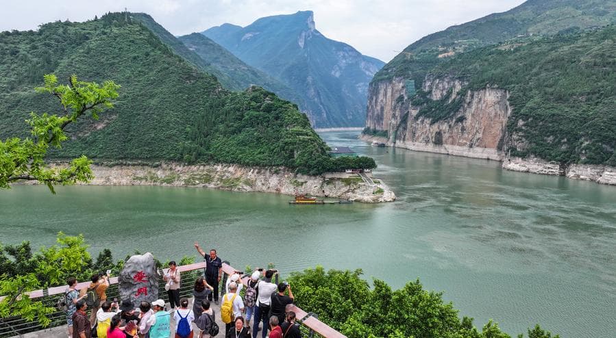 โกรกธาร 'ฉวีถัง' หน้าร้อน เขียวชอุ่มในฉงชิ่ง