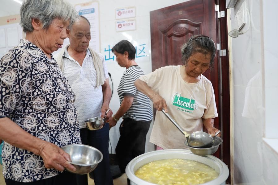 โรงอาหารผู้สูงอายุ' เลี้ยงปากเลี้ยงท้องชาวหมู่บ้านหลังเขา
