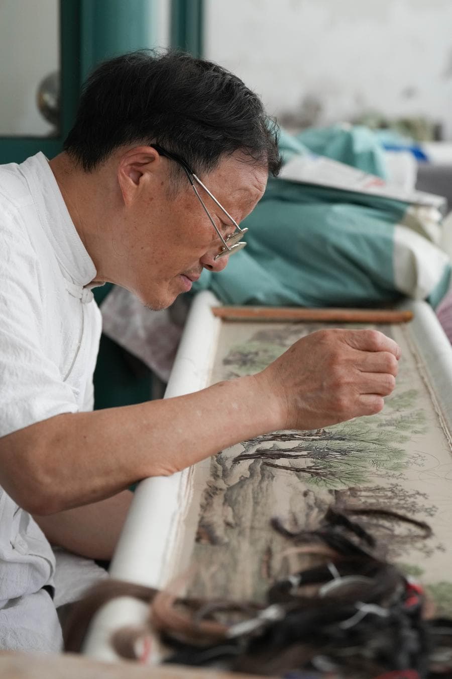 สืบสานงานฝีมือ 'เย็บปักเส้นผมแห่งตงไถ' เก่าแก่กว่า 1,300 ปี