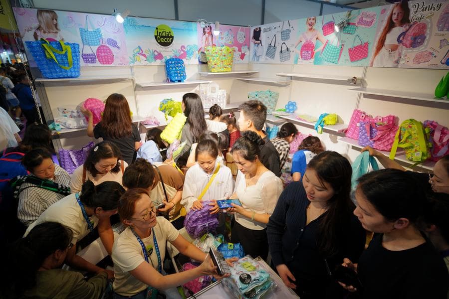 สินค้าไทย' โดนใจคนเดินงานแสดงสินค้า 'จีน-เอเชียใต้' ครั้งที่ 9