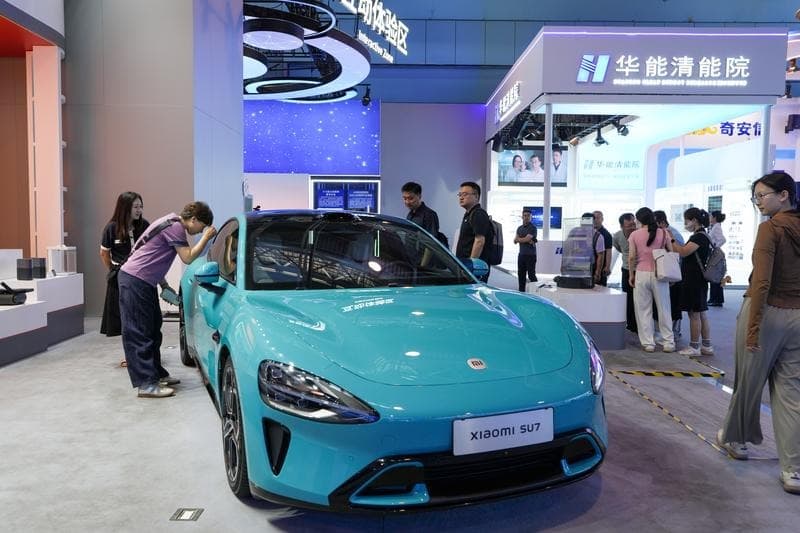 เสี่ยวหมี่เปิดตัว 'รถเอสยูวีไฟฟ้า-แว่นตา AI' รุ่นแรก