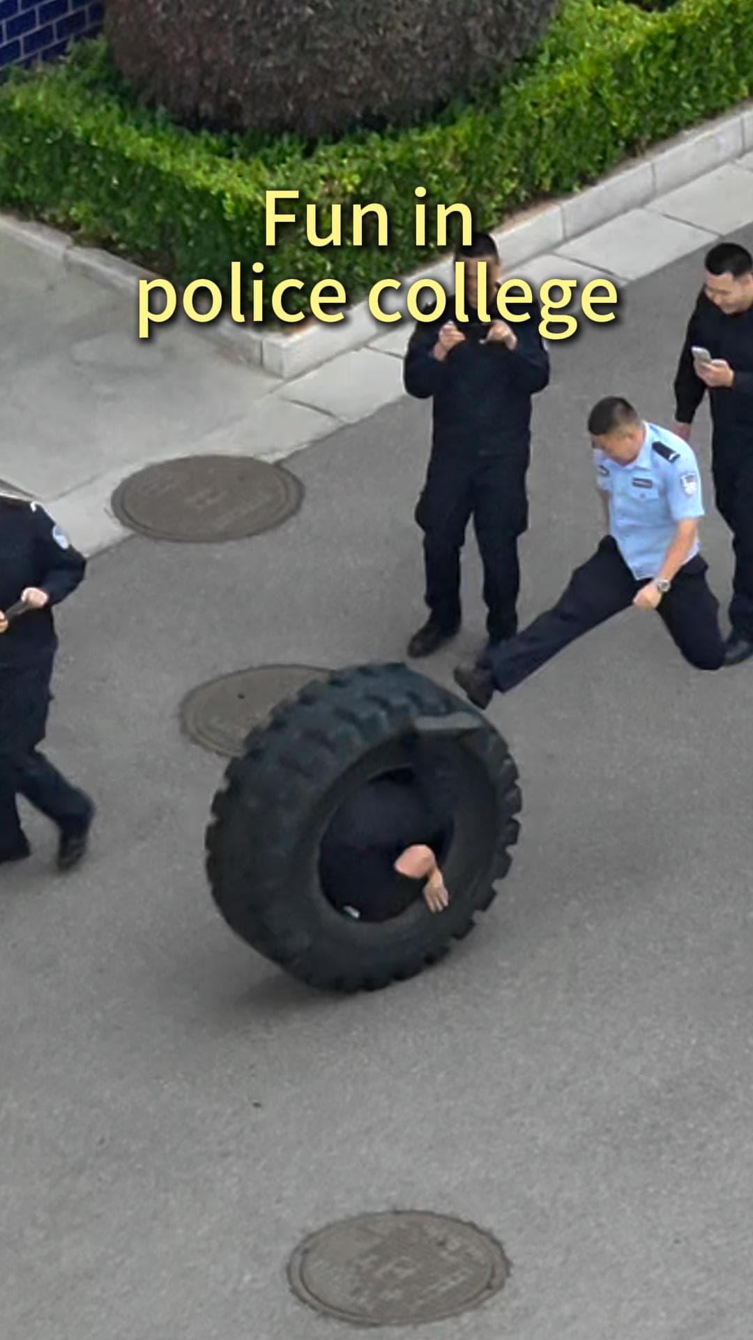 ส่องการฝึกประจำวันของ 'นักเรียนตำรวจ' ในคุนหมิง