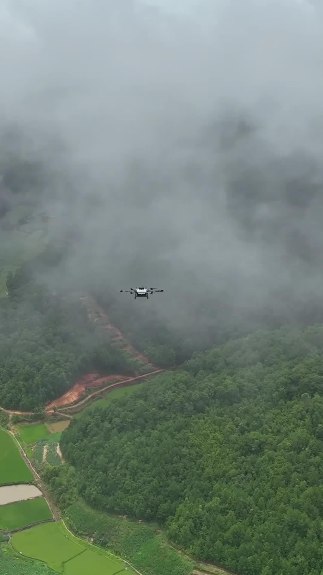 ยูนนานทดลองใช้ 'โดรน' ส่งพัสดุ-หนังสือพิมพ์ในหมู่บ้านห่างไกล