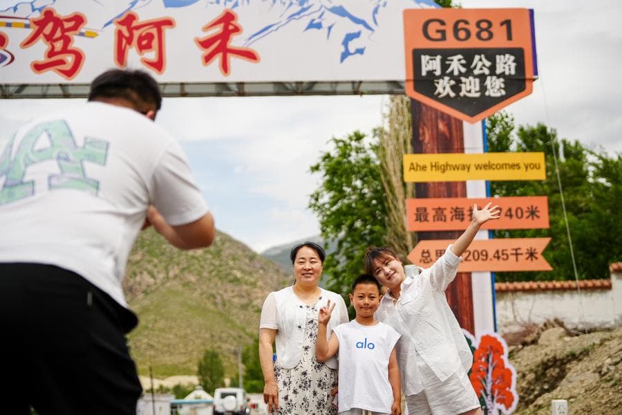 ซินเจียงเปิดสัญจร 'ทางหลวงอาเล่อไท่-เหอมู่' เชื่อมหลายที่เที่ยว