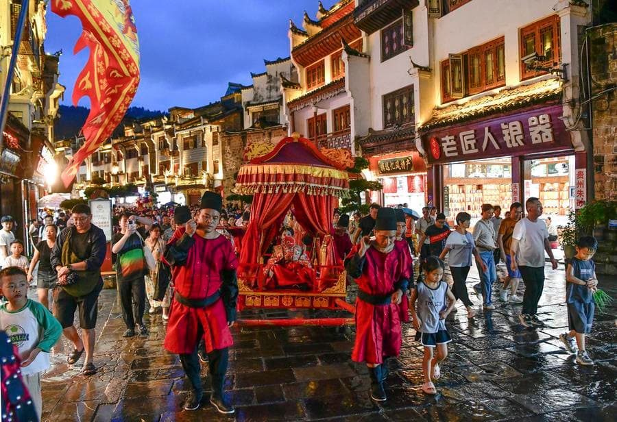 สีสันงานแข่ง 'พายเรือมังกร' จัดเต็มกิจกรรมวัฒนธรรมในกุ้ยโจว