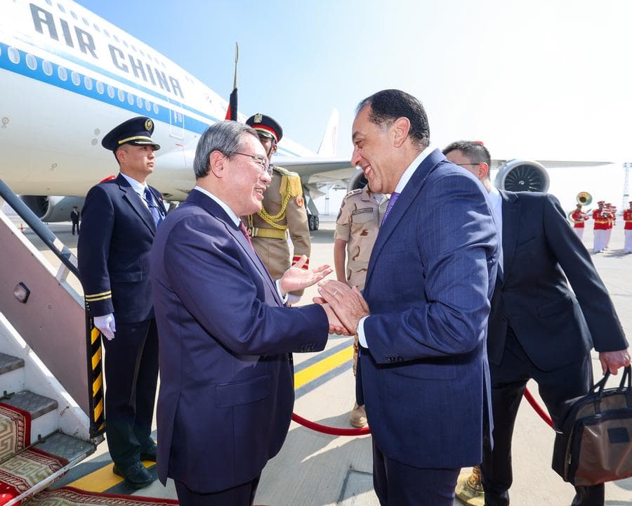 หลี่เฉียงเดินทางถึงไคโร เยือนอียิปต์อย่างเป็นทางการ