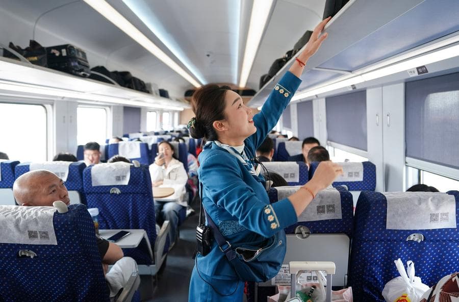 รถไฟจีน-ลาว เพิ่มบริการขนส่งผู้โดยสาร 'คุนหมิง-เวียงจันทน์' เป็นสองเท่า