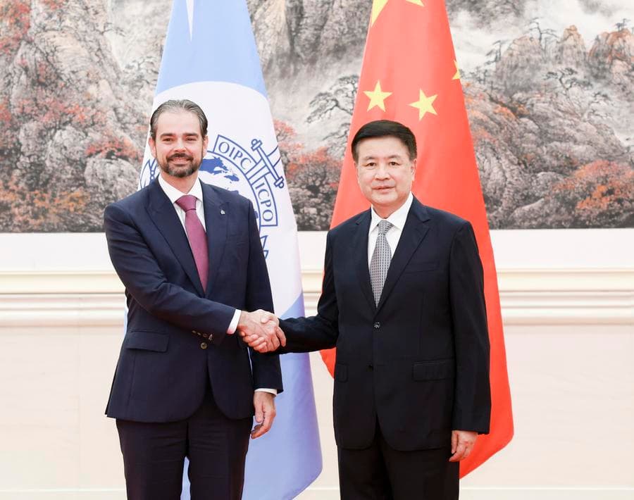 รมว.ความมั่นคงสาธารณะของจีน พบปะเลขาธิการอินเตอร์โพล