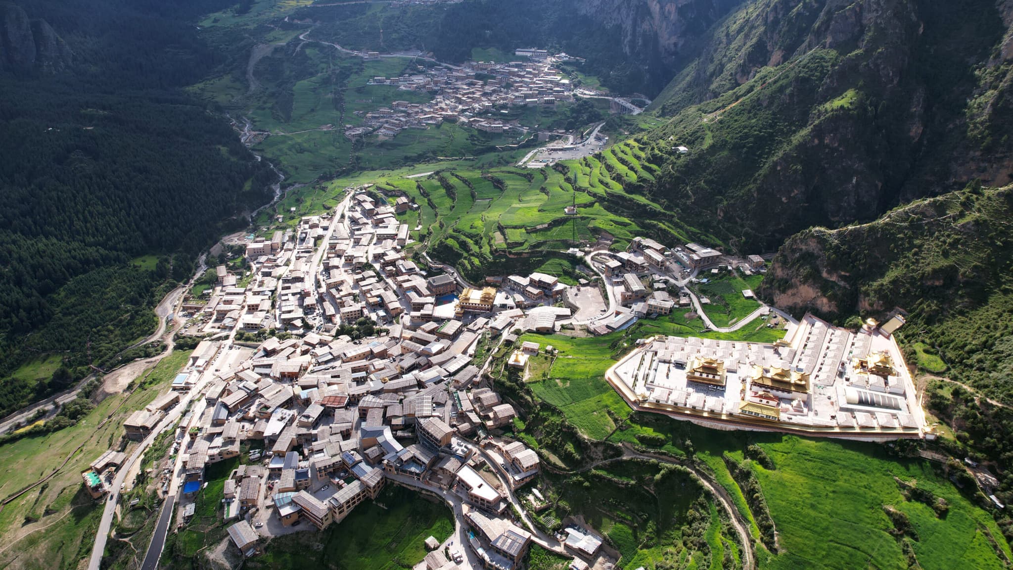 จาก่าน่า : ดินแดนลับกลางขุนเขา ที่เที่ยวหน้าร้อนยวนใจในกานซู่