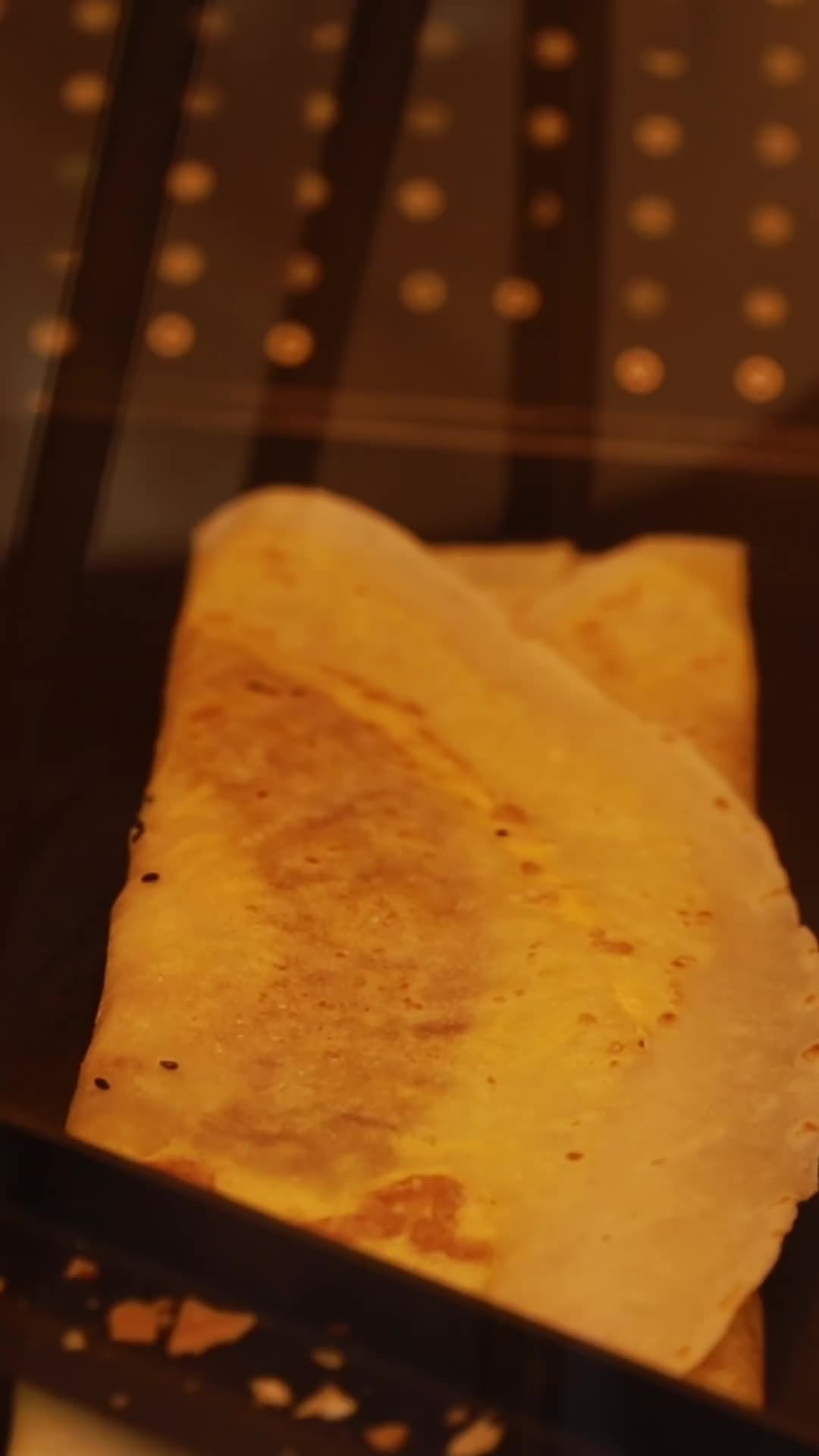 ของมันต้องมี? เชฟหุ่นยนต์ทำ 'เครปจีน' ได้ 20 ชิ้น/ชั่วโมง