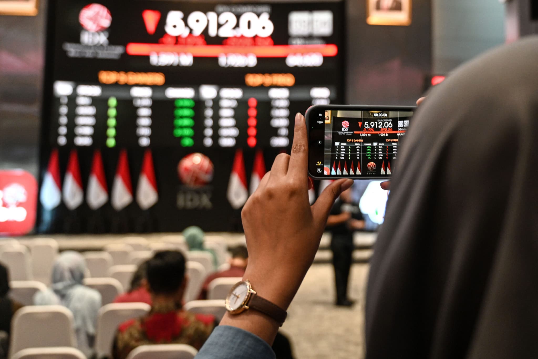 อินโดนีเซียพบนักลงทุนส่วนใหญ่ในตลาดหุ้น IDX อายุต่ำกว่า 30 ปี