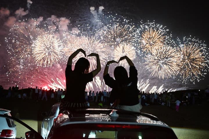 สีสันฤดูท่องเที่ยว 'วันหยุดหน้าร้อน' คึกคักทั่วจีน