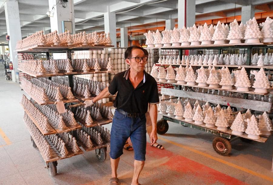 เครื่องเคลือบขาวแห่งเต๋อฮว่า ผลิตภัณฑ์เก่าแก่ล้ำค่าในฝูเจี้ยน