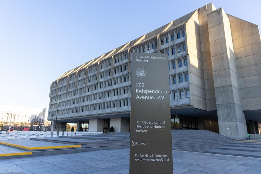 สหรัฐฯ ระงับทุนโครงการพัฒนา 'วัคซีน mRNA' ผชช.หวั่นลดความสามารถสู้โรคระบาดใหญ่