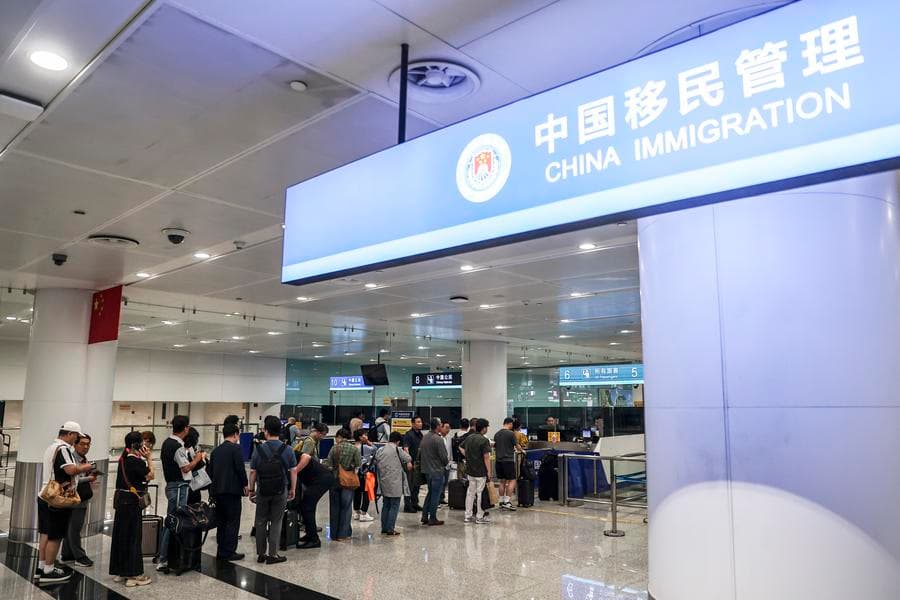 จีนเผยยอด 'พาสปอร์ต' แบบธรรมดา สูงเกิน 160 ล้านเล่ม