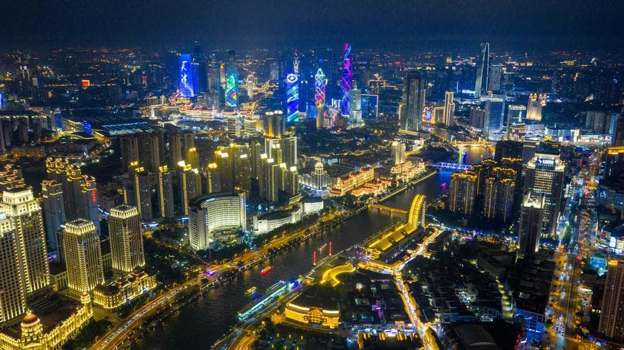 สีสันแสงไฟริม 'แม่น้ำไห่เหอ' ยามราตรีในเทียนจิน