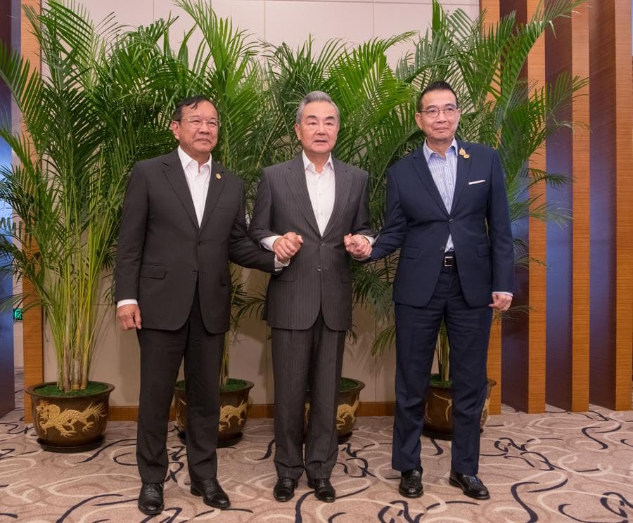 รมว.กต.จีน-กัมพูชา-ไทย ดื่มชาพูดคุยกันในยูนนาน