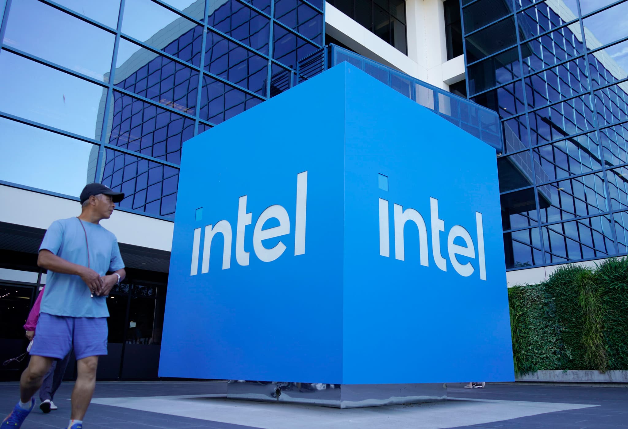 Intel-รัฐบาลทรัมป์ ปิดดีลเข้าถือหุ้น 9.9%
