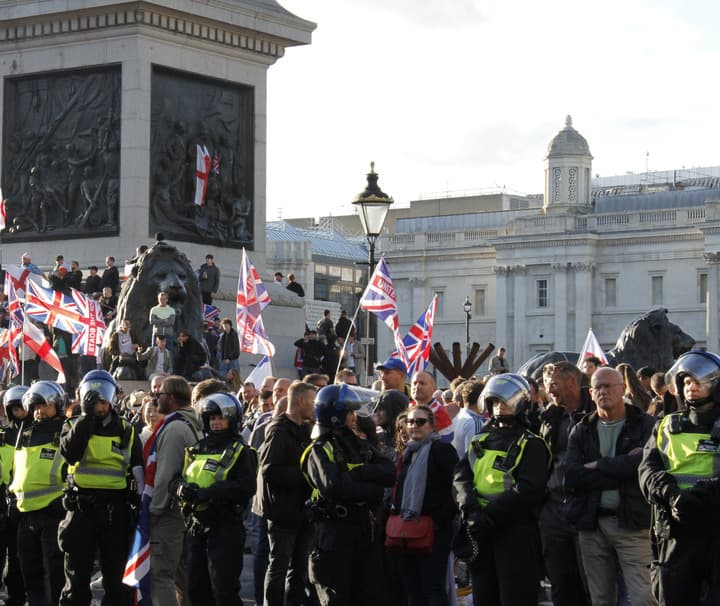 ผู้ประท้วงกว่า 1 แสนคนร่วม 'ชุมนุมต้านผู้อพยพ' ใจกลางลอนดอน