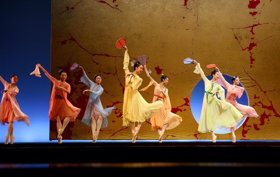 คณะบัลเลต์จีนเปิดฉากแสดงบัลเลต์ 'ความฝันในหอแดง' ในกรุงเทพฯ
